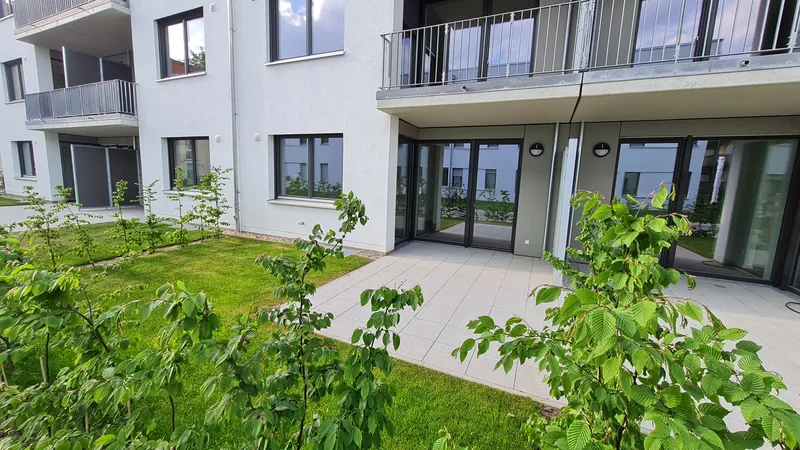 2-Zimmer-Wohnung mit Terrasse in Berlin-Biesdorf